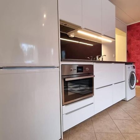 Quiet And Comfy With Swimming Pool Apartment Onsala ภายนอก รูปภาพ