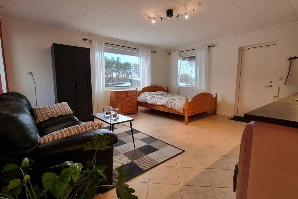 Quiet And Comfy With Swimming Pool Apartment Onsala ภายนอก รูปภาพ
