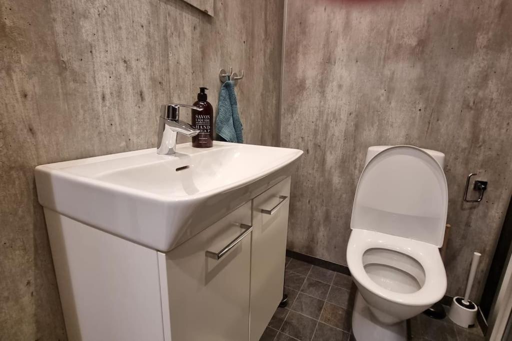 Quiet And Comfy With Swimming Pool Apartment Onsala ภายนอก รูปภาพ